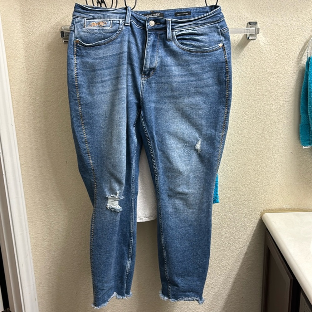 Judy Blue Boyfriend Jeans - Lightly Distressed